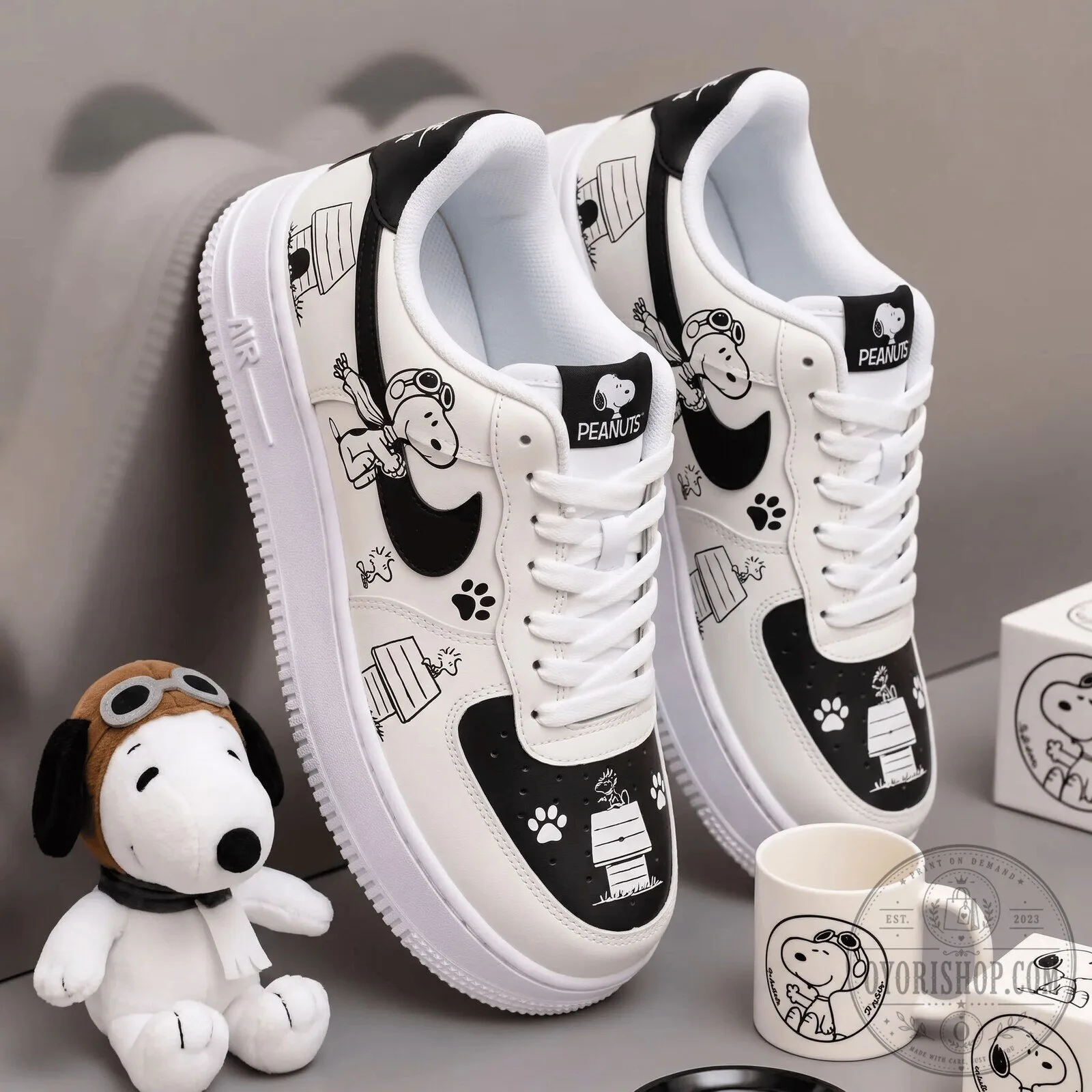Snoopy Peanuts Flying Ace Character White Black Low-Top Sneakers Shoes