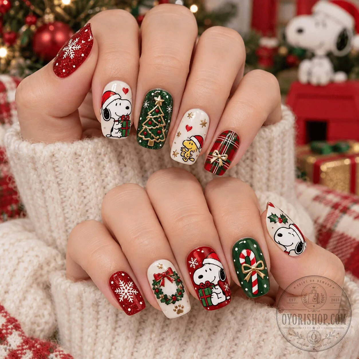 Snoopy Christmas Holiday Festive Press On Nails Set